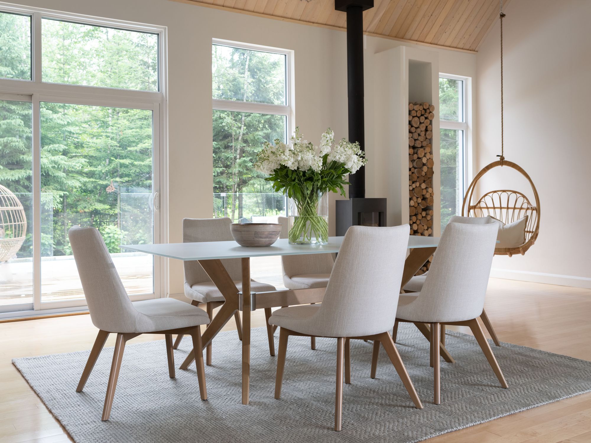 Chair 5141 | Retro-Modern Dining Chair with Quilted Back Option